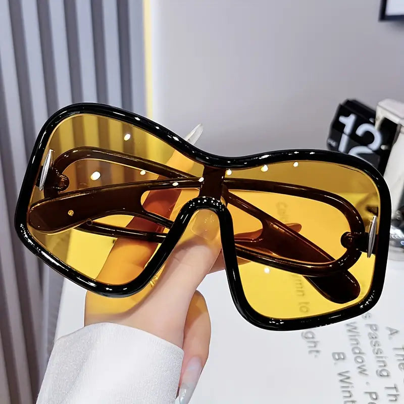 Ultra-Chic Oversized Sunglasses